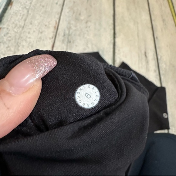 Lululemon 6 Wunder Under High-Rise Tight Flocked 28 leggings black lace floral - Picture 10 of 11